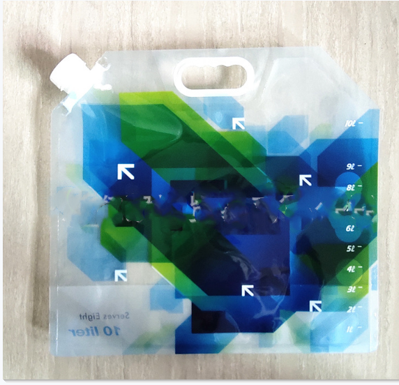 Bolsa de agua compacta plegada para fácil almacenamiento y transporte